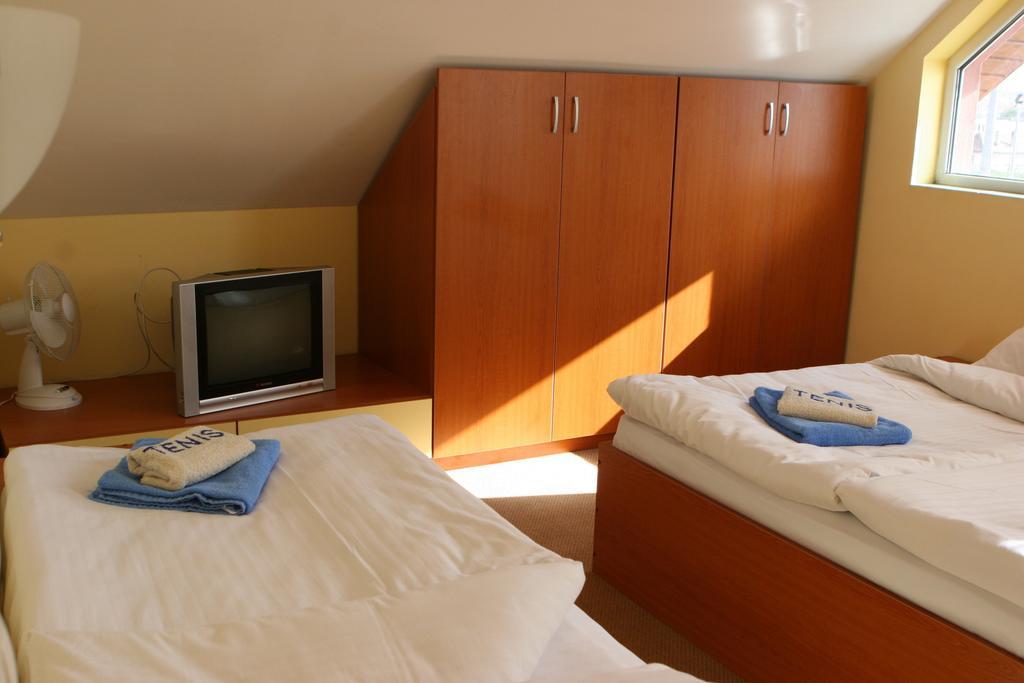 Hotel Pamira سيبيو الغرفة الصورة